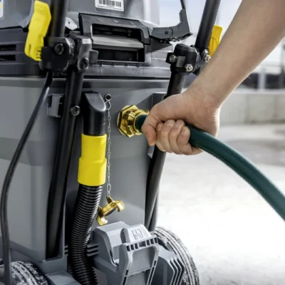 Détail cuve 50 litres et raccords de refoulement aspirateur Kärcher NT 50/1 K