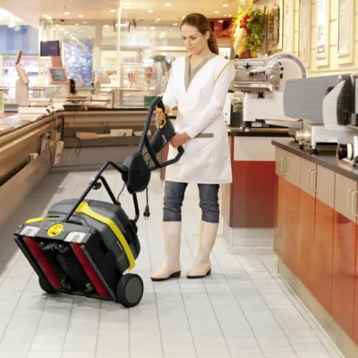Autolaveuse Kärcher BR 40/10 C détails brosses et suceurs
